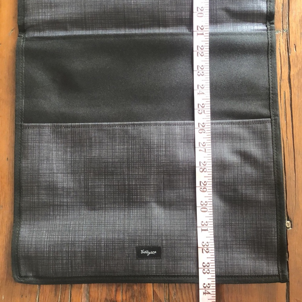 Thirty-One Hang-Up Family Organizer in Black Criss Pop - Picture 8 of 17